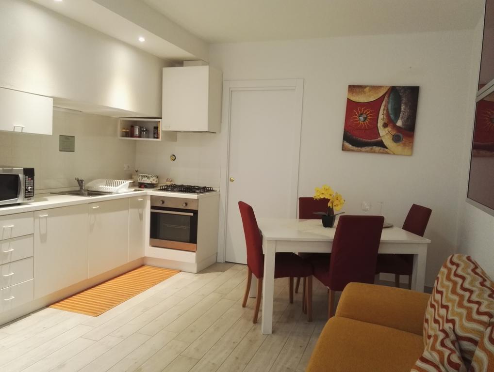 La Casa Nel Borgo Sul Lago ピゾーニェ エクステリア 写真