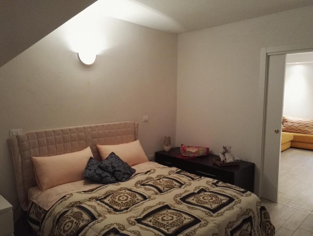 La Casa Nel Borgo Sul Lago ピゾーニェ エクステリア 写真