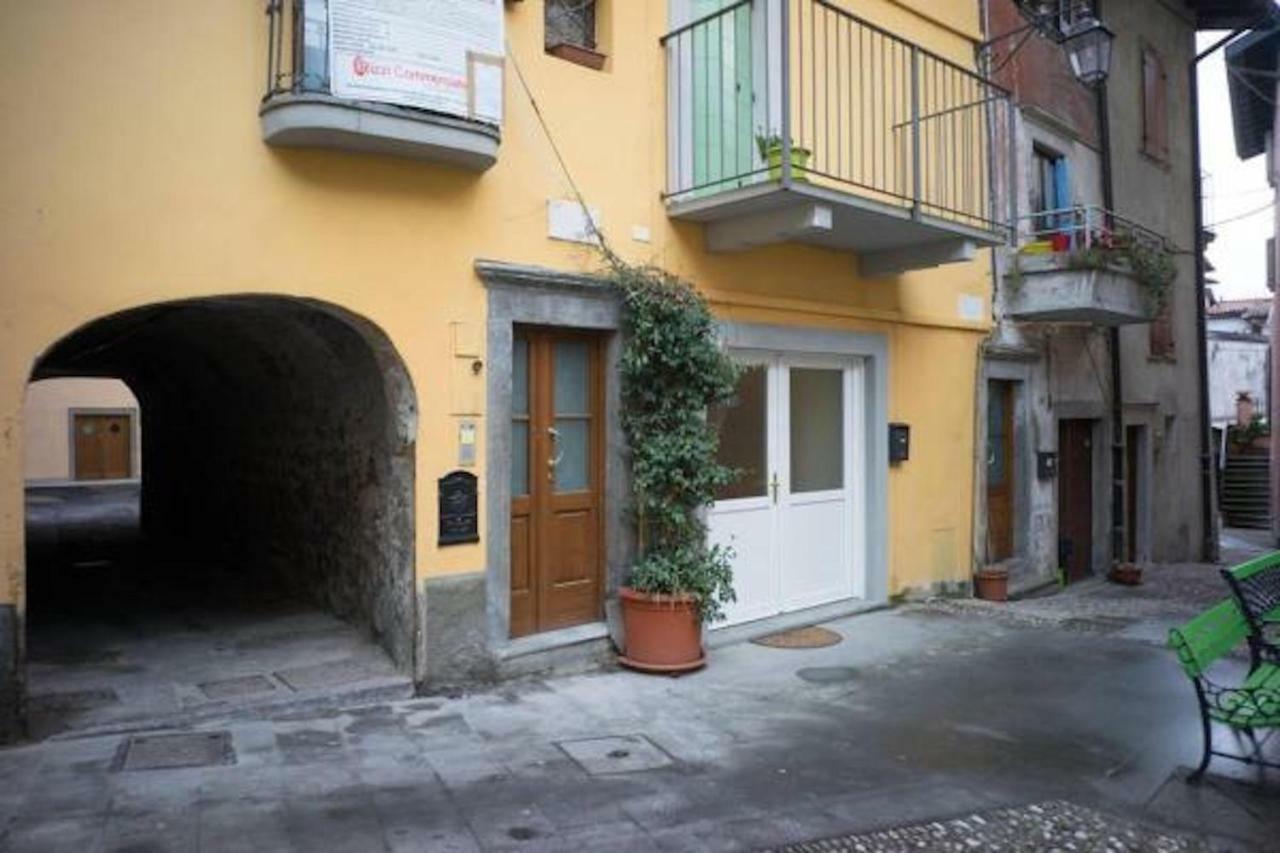La Casa Nel Borgo Sul Lago ピゾーニェ エクステリア 写真